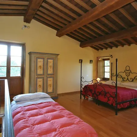 דירה Perugia Sleeps 7 Air Con T241613 *